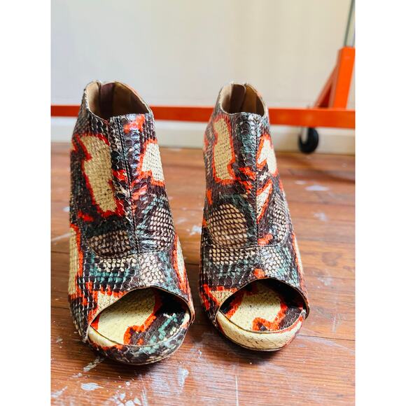 TABITHA SIMMONS Red Black White Farah Snake Peep Toe Ankle Bootie Heel Size 36.5 - Picture 1 of 9